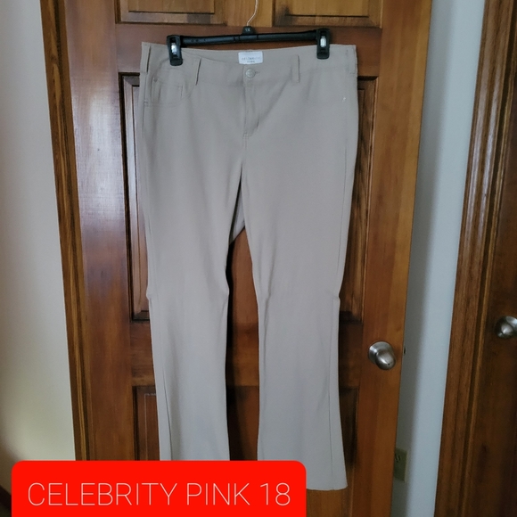 LOT OF PLUS SIZE CLOTHING - Picture 10 of 16